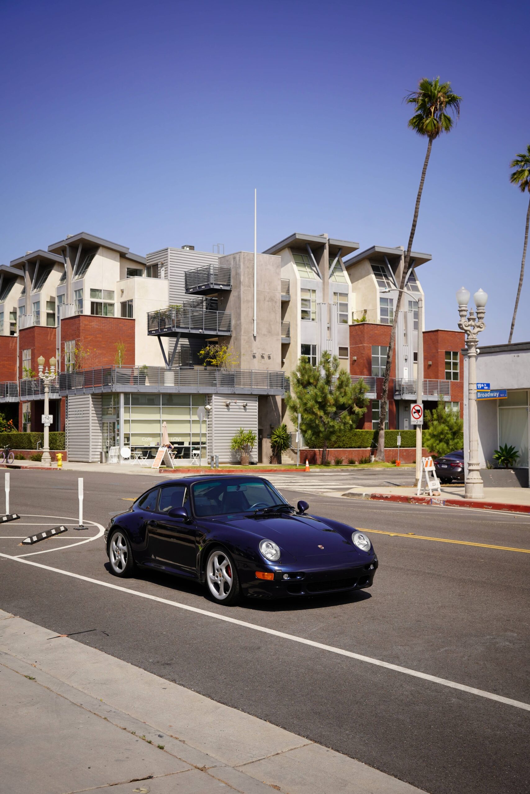 Porsche_911_993_Carrera 4S_Midnight Blue Metallic