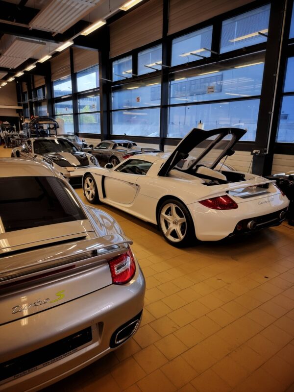 Porsche_Carrera GT_1