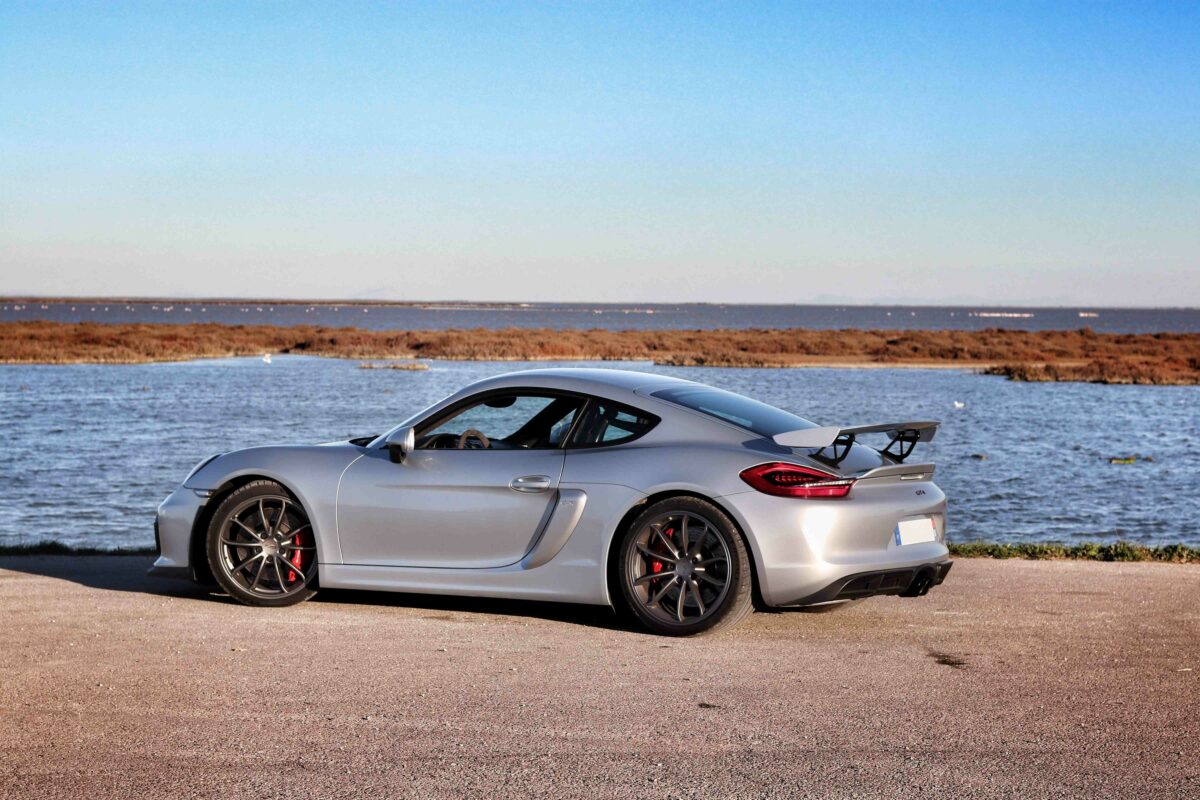 Porsche_Cayman_981_GT4_10